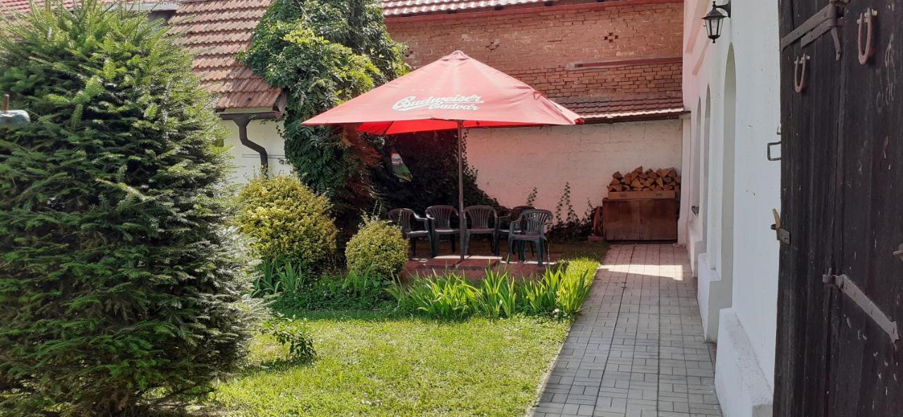 Farma Macas Villa Lazne Bohdanec Exterior photo